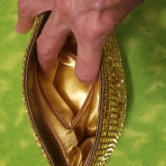 Liquid gold handbag - Picture 8 of 11